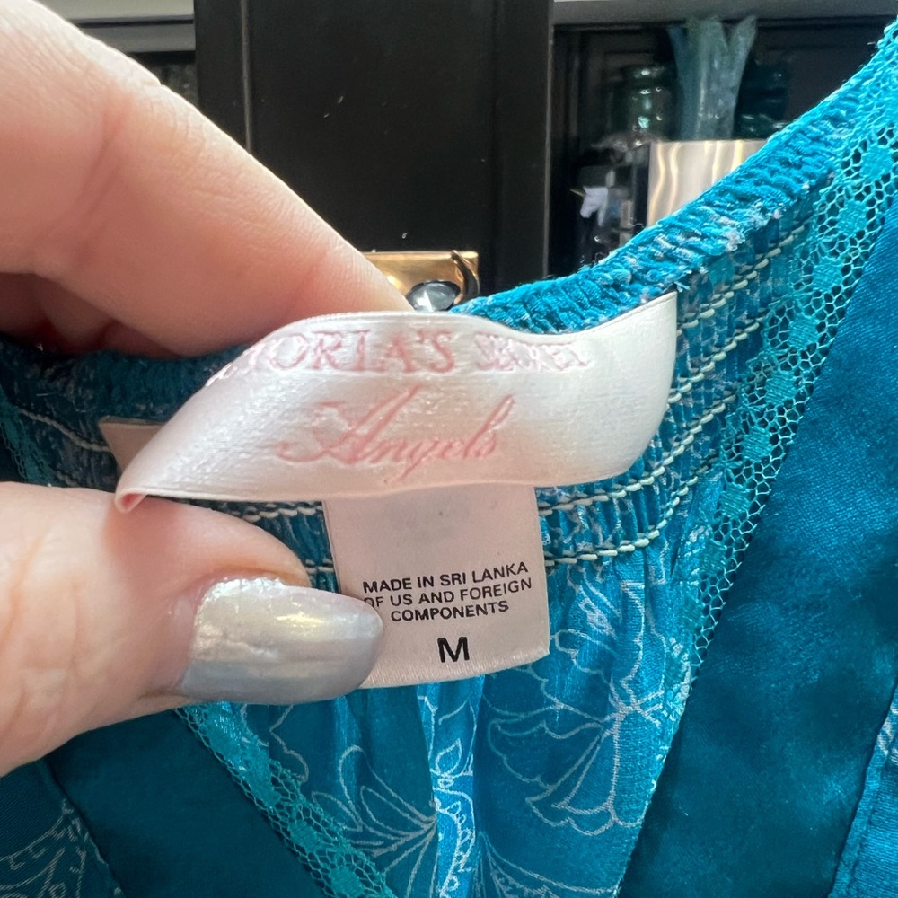 Victoria’s Secret long night gown. Size medium.
